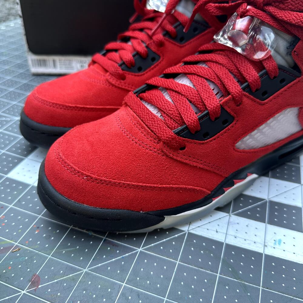 Jordan 5 'Raging Bull' 2021 - Picture 3 of 8